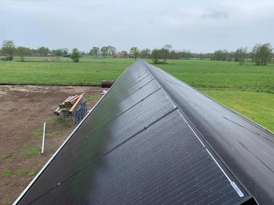 Zonnepanelen-installatie-april-familie-Wagenaar-uit-De-Tike-2