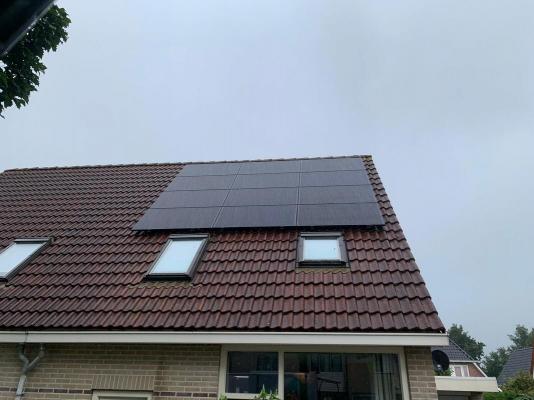 Zonnepanelen-installatie-augustus-2020-familie-Hovius-uit-Buitenpost