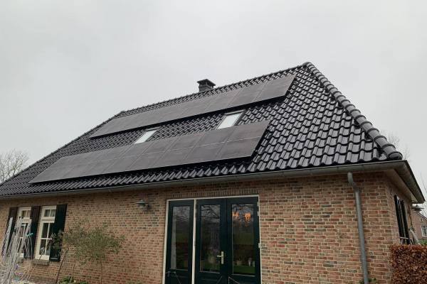 Zonnepanelen-installatie-februari-2019-Eastermar-DEVI-advies