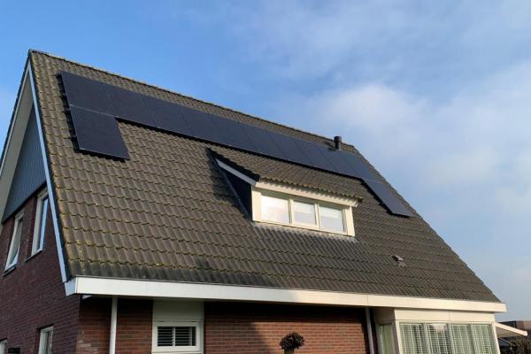 zonnepanelen-installatie-januari-2020-12-keer-portrait-Q-Cells-315-bij-Koers-in-Drachten-op-21-01-2020