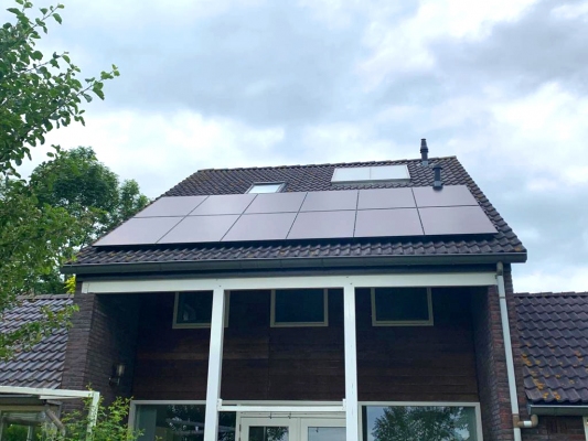 Zonnepanelen-installatie-juni-2020-Bathoorn-te-Groningen