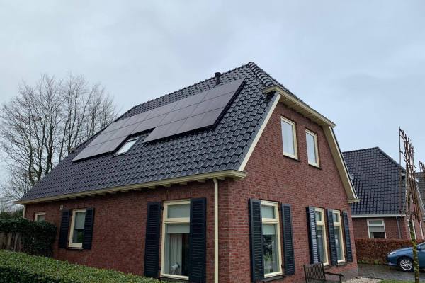 Zonnepanelen installatie Zwaagwesteinde maart 2019 | Devi advies