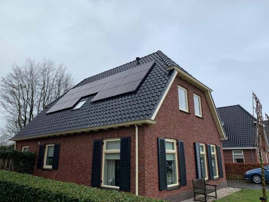 Zonnepanelen installatie Zwaagwesteinde maart 2019 | Devi advies