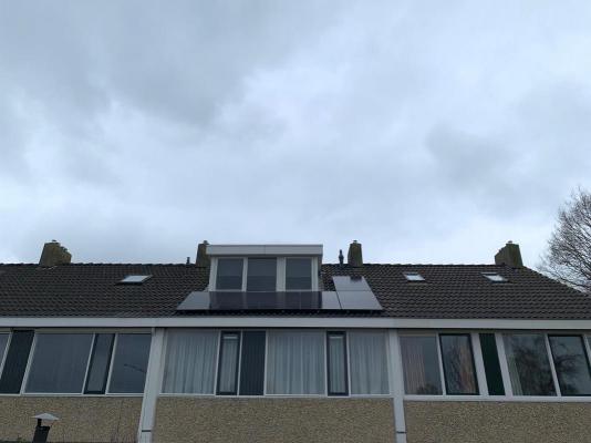 Zonnepanelen-installatie-maart-Tuin-Surhuisterveen-2