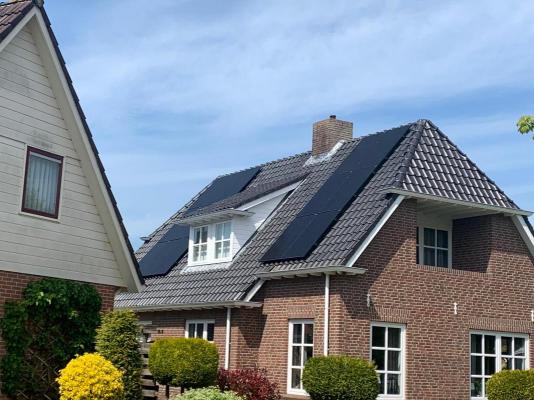 Zonnepanelen-installatie-mei-Nijboer-Surhuisterveen
