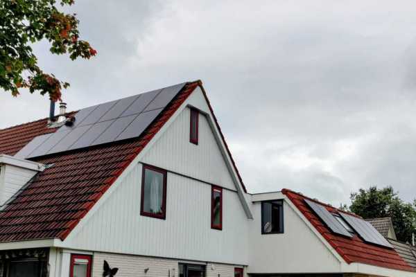Zonnepanelen-installatie-oktober-2020-Surhuisterveen-friesland